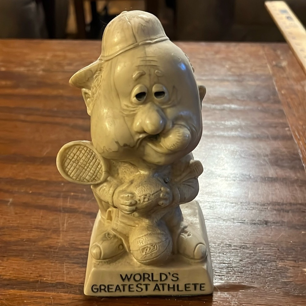 1971 W. & R Berries Figurine #9025 World's Greatest Athlete